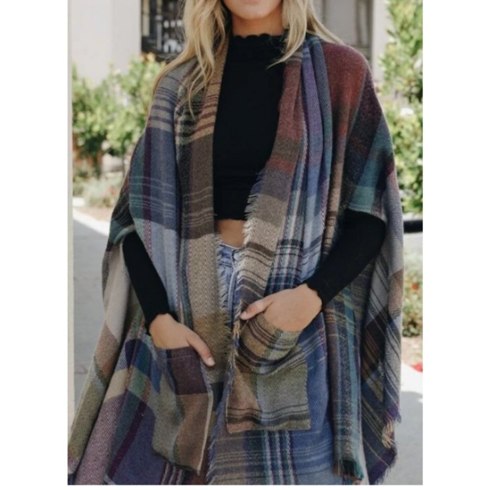 Multicolor Plaid Open-Front Poncho with Pockets – Oversized Wrap Cape